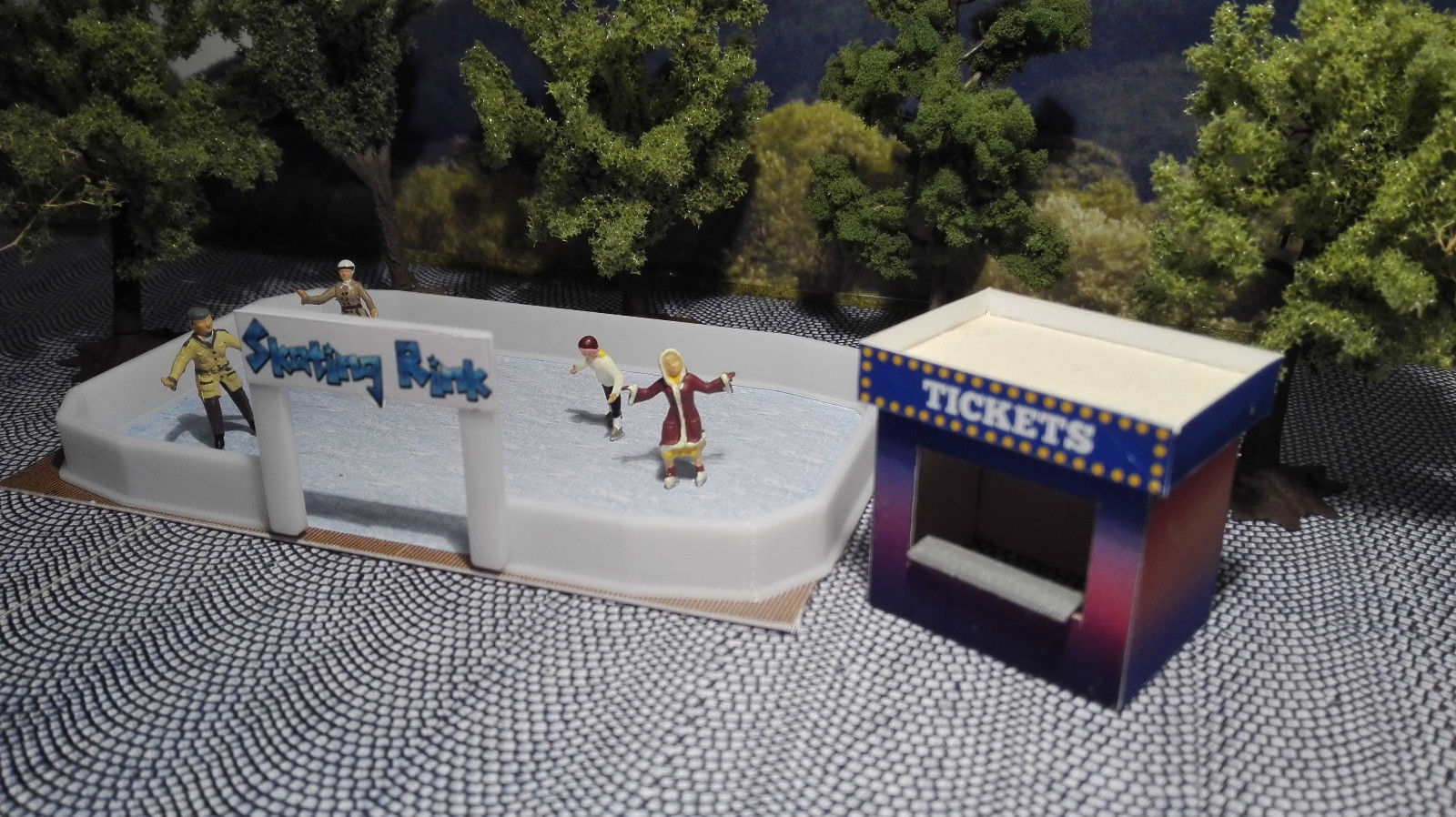 Skating Rink | H0 Scale 1:87 | Kit | Winter | Christmas