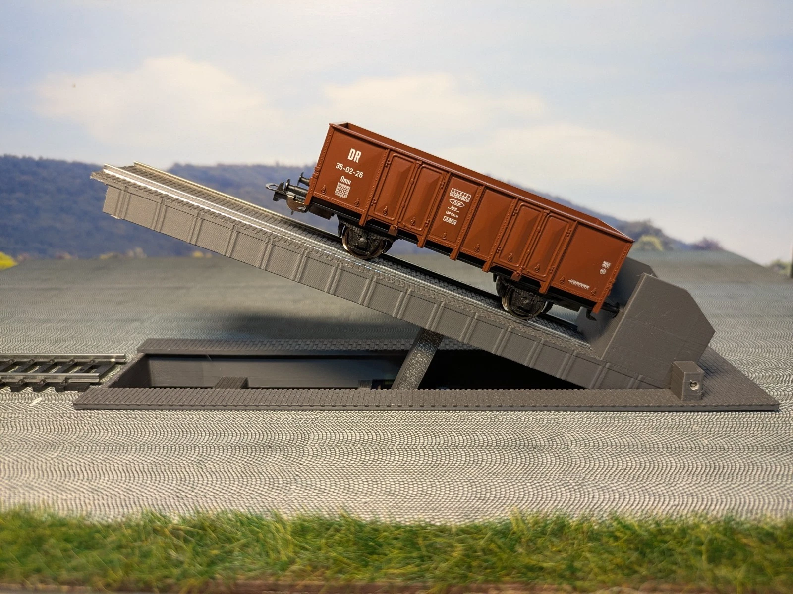 Waggonkippanlage mit Servoantrieb Bausatz Spur H0 1:87