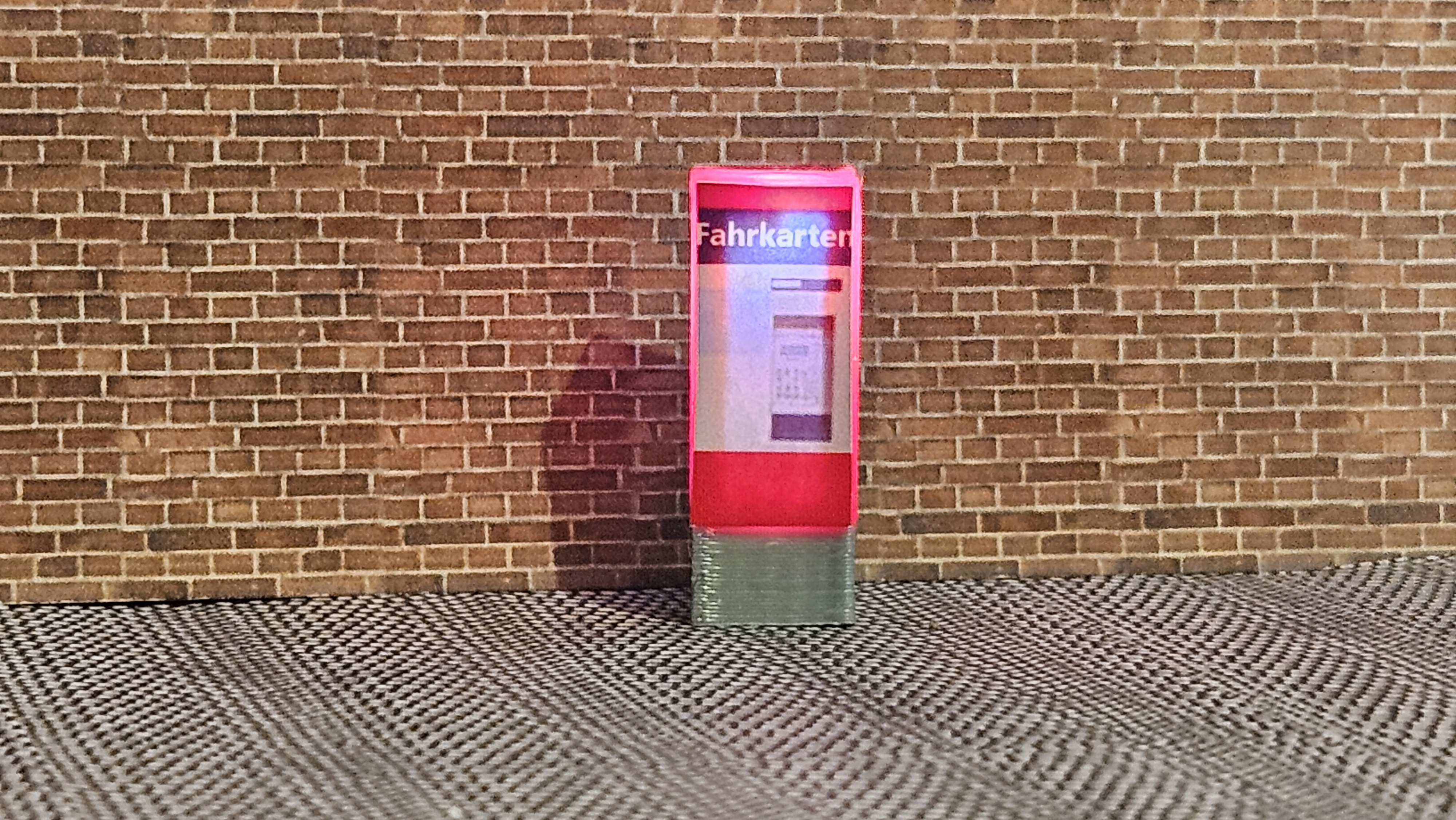 Ticketautomat Fahrkartenautomat mit LED  H0 |Bahnsteig| Bahnhof - Fertigmodell