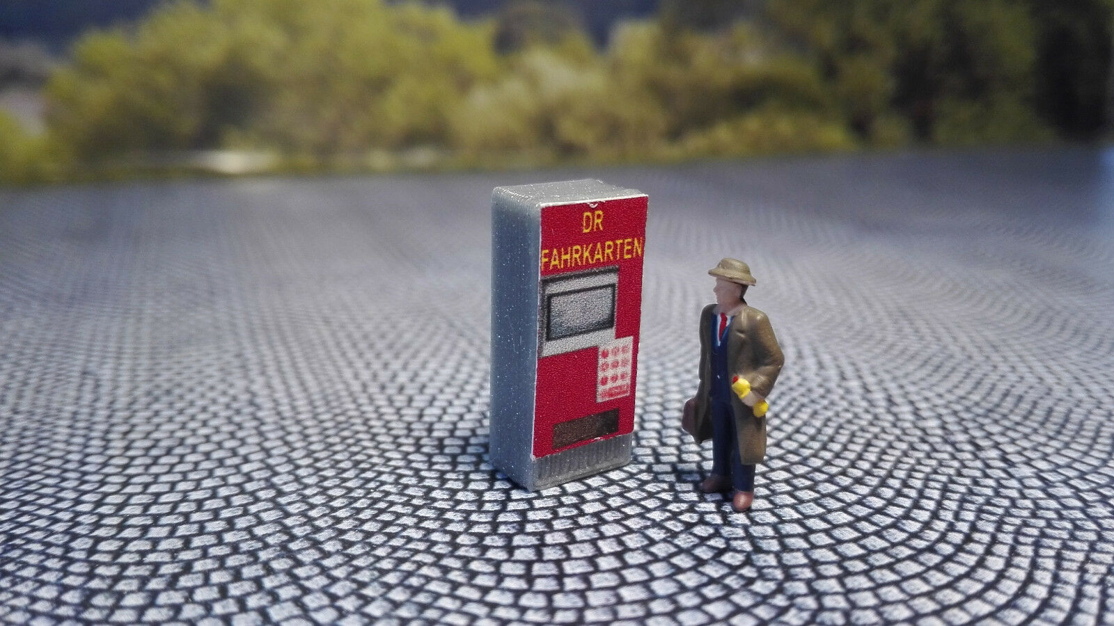 2x Fahrkartenautomat DR Ticketautomat N | Deutsche Reichsbahn| Bahnhof |1:160