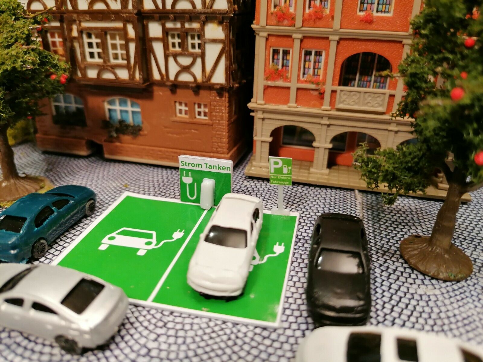 Ladestation für E-Fahrzeuge - Ladesäule für E-Auto | Spur N | 1:160